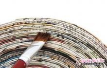 Покраска трубочек для плетения из газет Как красить бумажные палочки для плетения